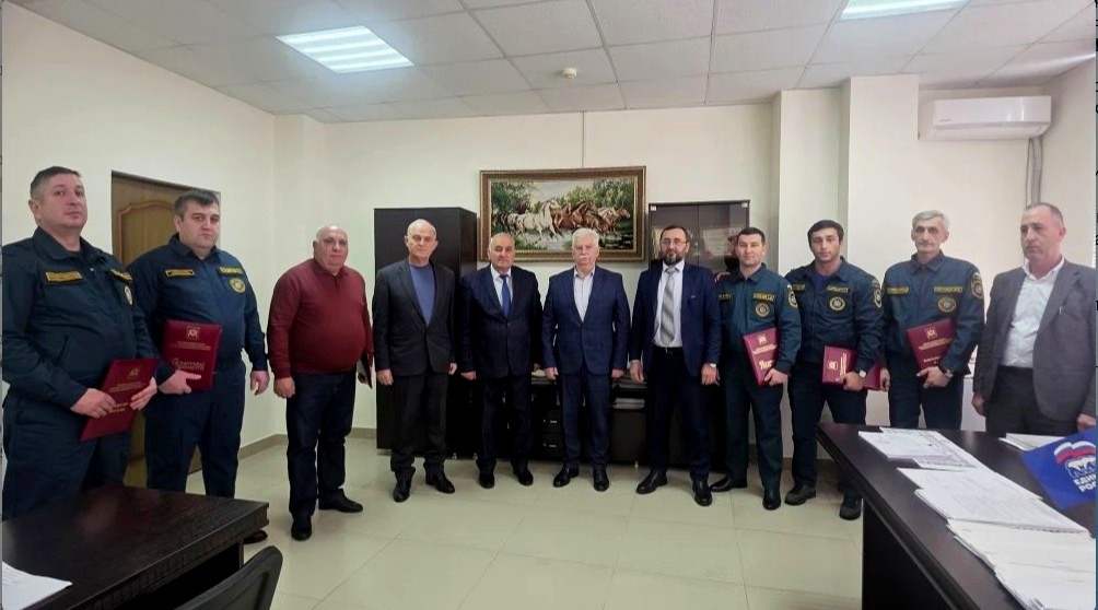 В Баксанском районе наградили спасателей