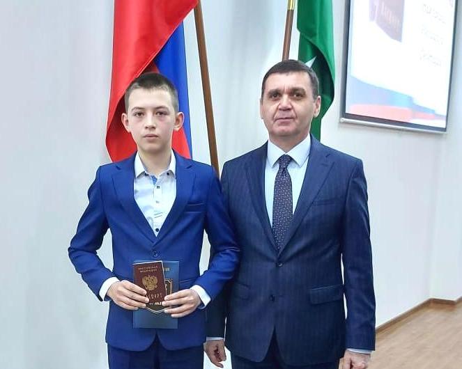 17 школьников Баксанского района получили паспорта гражданина РФ 