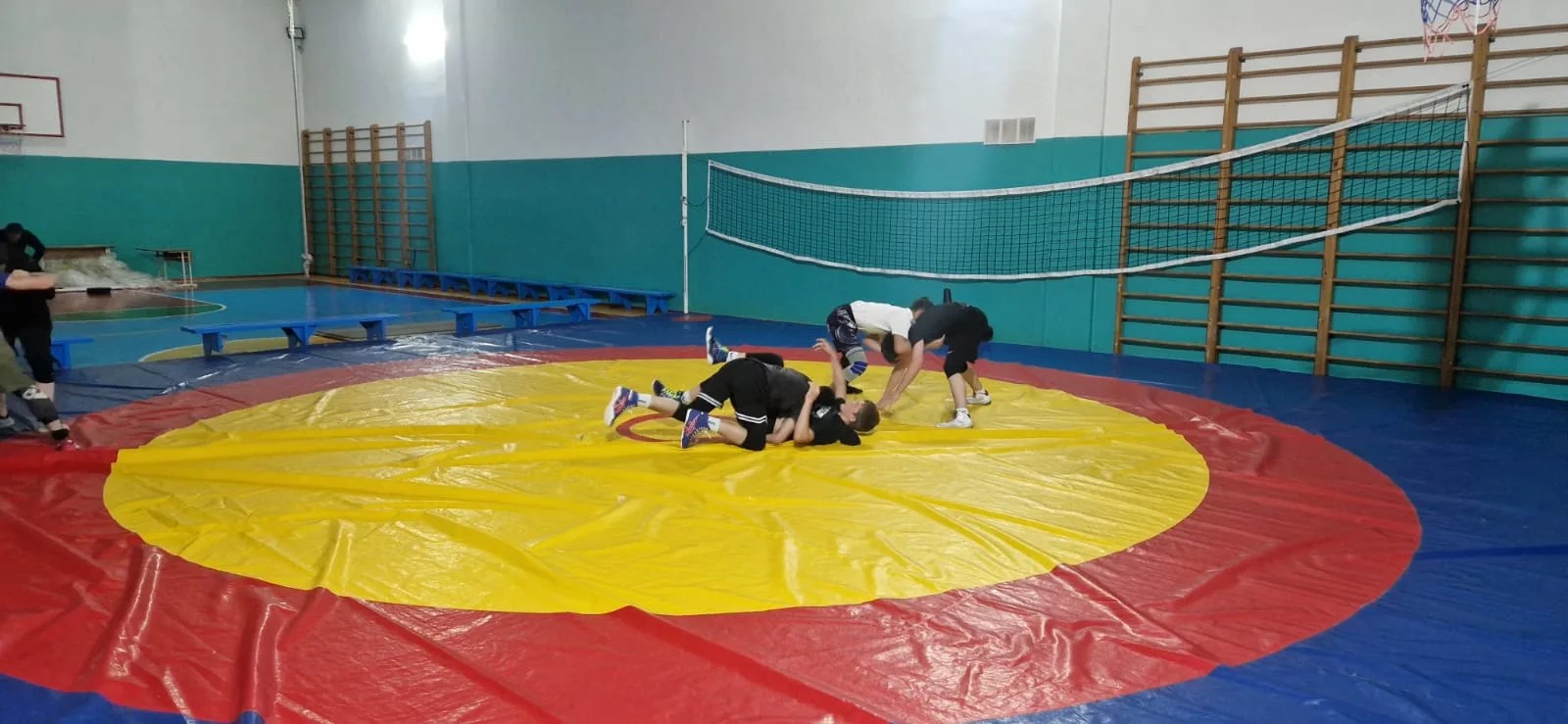 В спортзале Баксанского района появилось новое покрытие