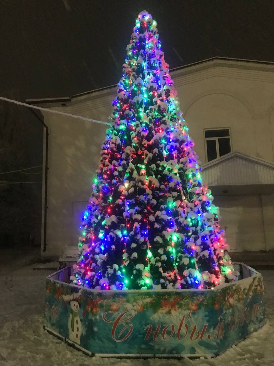 В Баксанском районе установят 13 новогодних елок